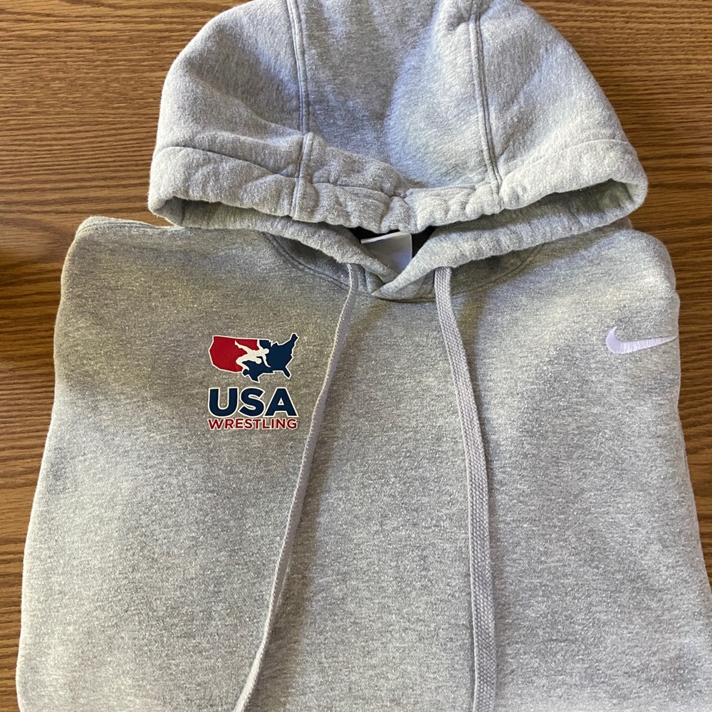 grey nike sweatshirt USA wrestling edition!!! size medium!(unisex)